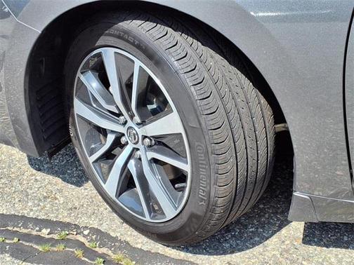 2022 Nissan Maxima SV Xtronic CVT