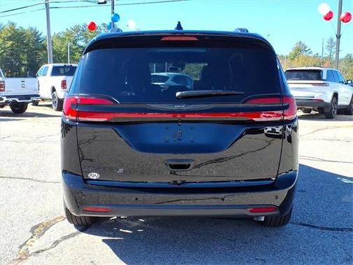 2026 Chrysler Pacifica L