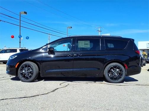 2026 Chrysler Pacifica L