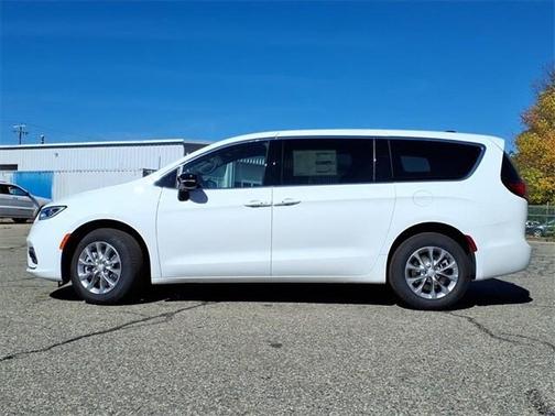 2026 Chrysler Pacifica L