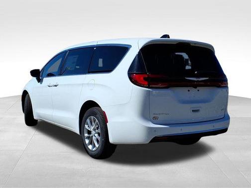 Bright White Clearcoat 2026 Chrysler Pacifica L