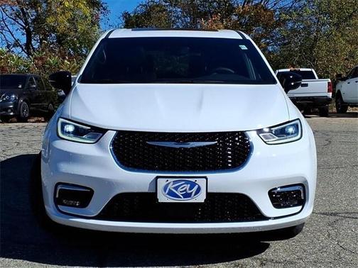 2026 Chrysler Pacifica L