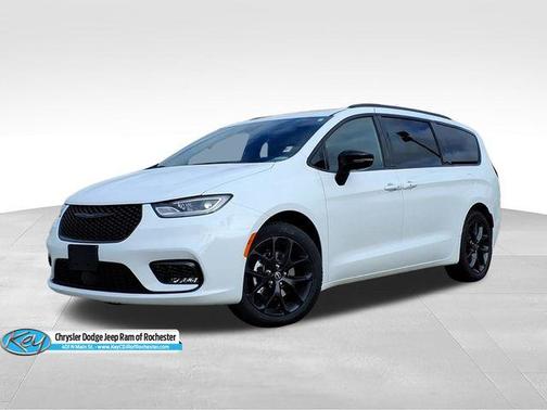 Bright White Clearcoat 2026 Chrysler Pacifica Limited