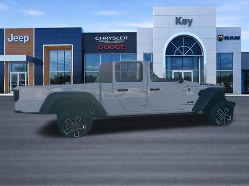 Bright White Clearcoat 2024 Jeep Gladiator Mojave