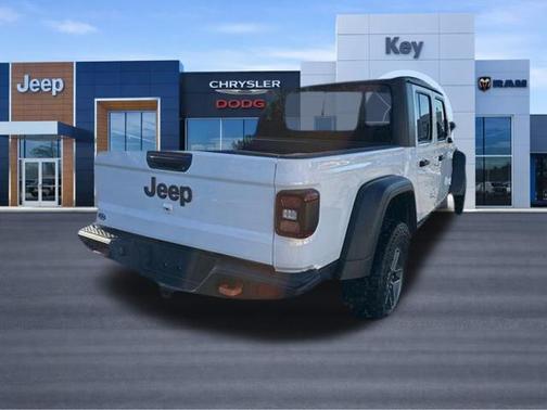 Bright White Clearcoat 2024 Jeep Gladiator Mojave