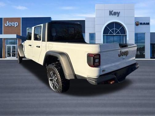 Bright White Clearcoat 2024 Jeep Gladiator Mojave