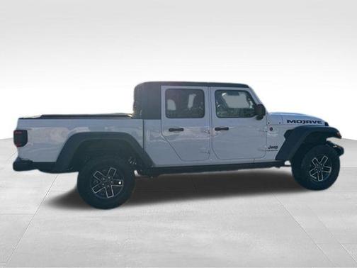 Bright White Clearcoat 2024 Jeep Gladiator Mojave