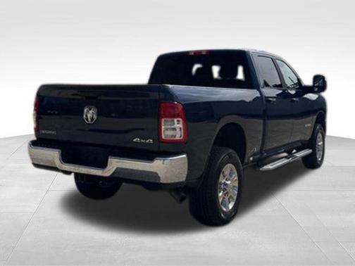 Patriot Blue Pearlcoat 2024 RAM 2500 Big Horn Crew Cab 4x4 6'4' Box