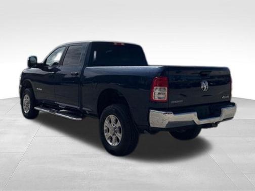 Patriot Blue Pearlcoat 2024 RAM 2500 Big Horn Crew Cab 4x4 6'4' Box