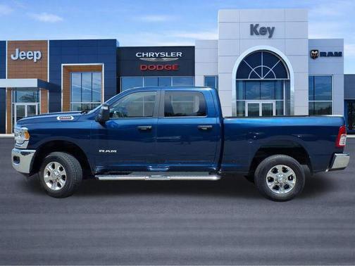 Patriot Blue Pearlcoat 2024 RAM 2500 Big Horn Crew Cab 4x4 6'4' Box