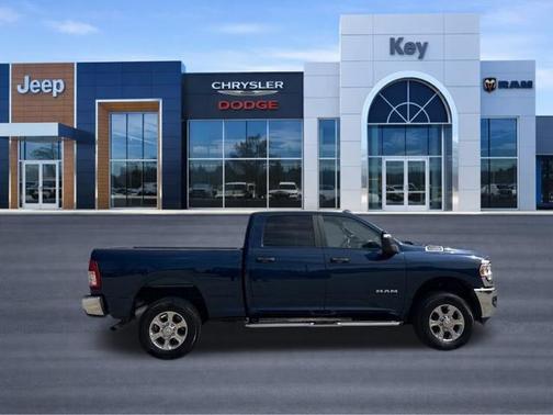 Patriot Blue Pearlcoat 2024 RAM 2500 Big Horn Crew Cab 4x4 6'4' Box