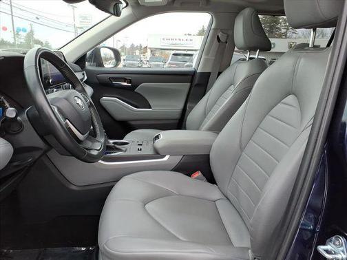 2023 Toyota Highlander Hybrid XLE