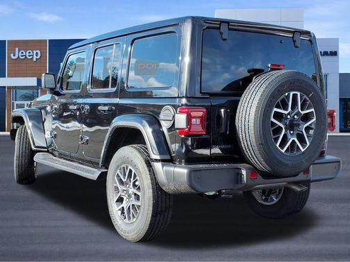 Black Clearcoat 2026 Jeep Wrangler 4-Door Sahara 4x4