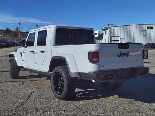 2025 Jeep Gladiator Nighthawk