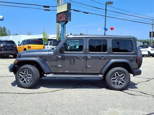 2025 Jeep Wrangler 4-Door Sahara 4x4