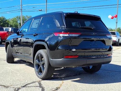 2025 Jeep Grand Cherokee Altitude