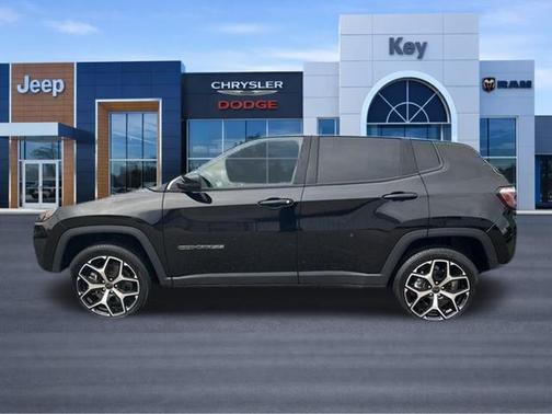 Diamond Black Crystal Pearlcoat 2025 Jeep Compass Limited