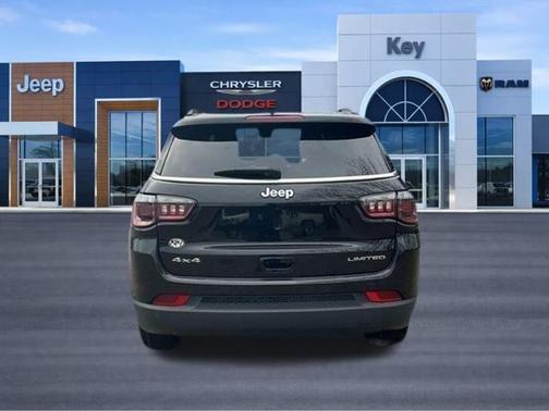 Diamond Black Crystal Pearlcoat 2025 Jeep Compass Limited
