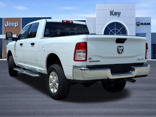 Bright White Clearcoat 2024 RAM 2500 Big Horn Crew Cab 4x4 6'4' Box