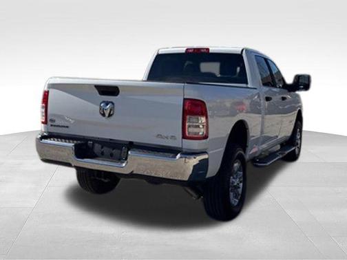 Bright White Clearcoat 2024 RAM 2500 Big Horn Crew Cab 4x4 6'4' Box