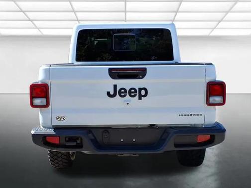 2025 Jeep Gladiator High Tide