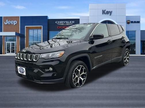 Diamond Black Crystal Pearlcoat 2025 Jeep Compass Limited