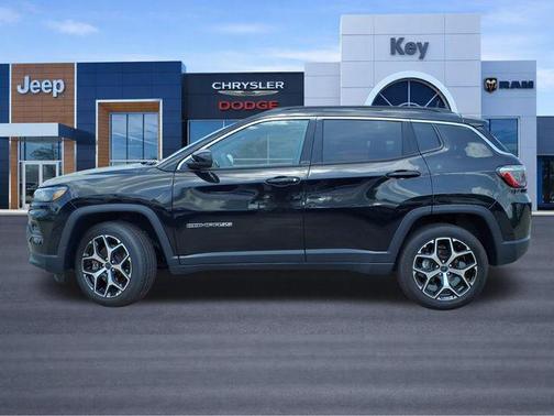Diamond Black Crystal Pearlcoat 2025 Jeep Compass Limited