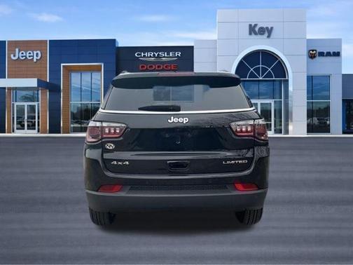 Diamond Black Crystal Pearlcoat 2025 Jeep Compass Limited