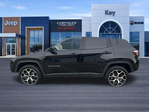 Diamond Black Crystal Pearlcoat 2025 Jeep Compass Limited