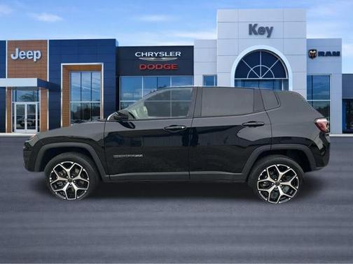 Diamond Black Crystal Pearlcoat 2025 Jeep Compass Limited