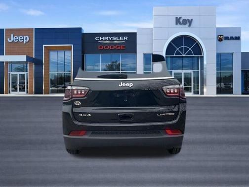 Diamond Black Crystal Pearlcoat 2025 Jeep Compass Limited