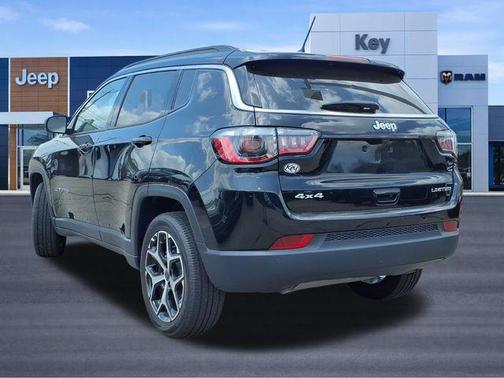 Diamond Black Crystal Pearlcoat 2025 Jeep Compass Limited