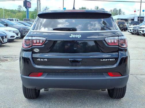 Diamond Black Crystal Pearlcoat 2025 Jeep Compass Limited