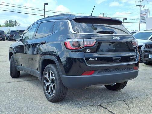 Diamond Black Crystal Pearlcoat 2025 Jeep Compass Limited