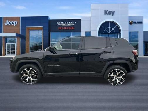 Diamond Black Crystal Pearlcoat 2025 Jeep Compass Limited