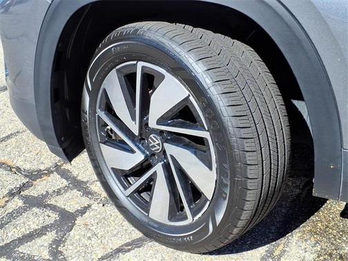 2024 Volkswagen Atlas 2.0T SE w/Technology 4MOTION