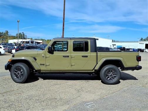 2025 Jeep Gladiator Sport S
