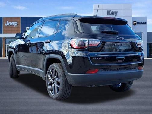 Diamond Black Crystal Pearlcoat 2026 Jeep Compass Limited