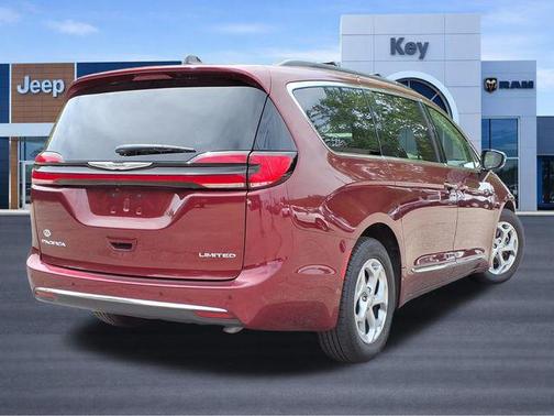 Velvet Red Pearlcoat 2023 Chrysler Pacifica Limited