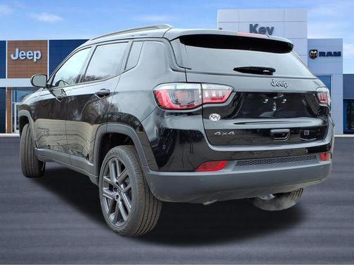 Diamond Black Crystal Pearlcoat 2026 Jeep Compass Limited