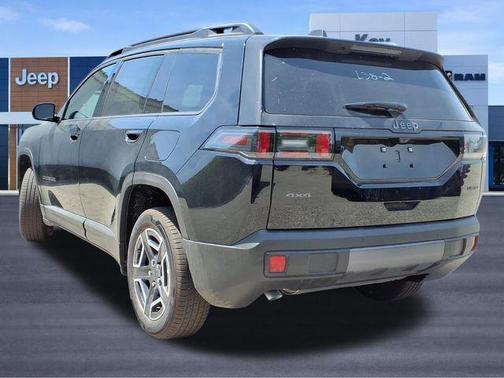 Diamond Black Crystal Pearlcoat 2026 Jeep Cherokee Limited