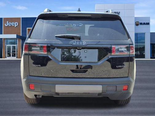 Diamond Black Crystal Pearlcoat 2026 Jeep Cherokee Limited