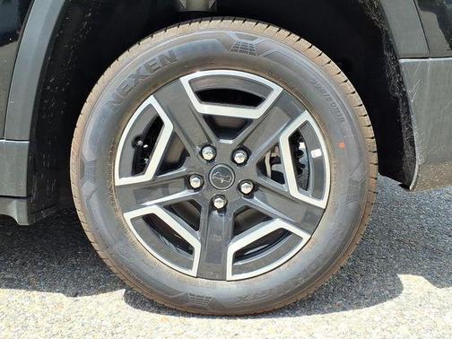 Diamond Black Crystal Pearlcoat 2026 Jeep Cherokee Limited