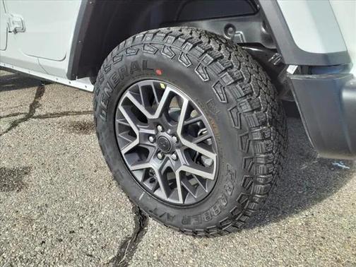 2025 Jeep Wrangler 4-Door Sahara 4x4