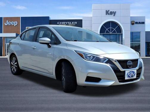 Brilliant Silver Metallic 2021 Nissan Versa 1.6 SV