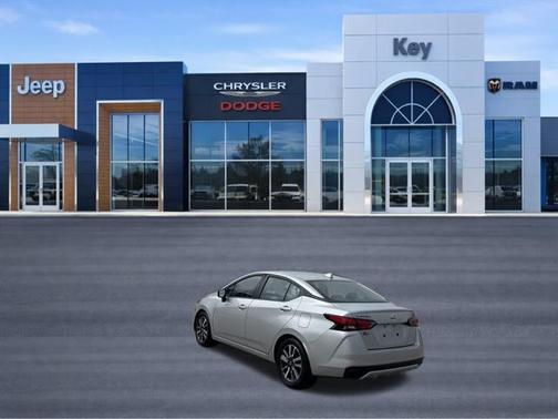 Brilliant Silver Metallic 2021 Nissan Versa 1.6 SV