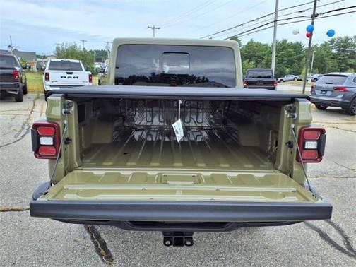2025 Jeep Gladiator High Tide