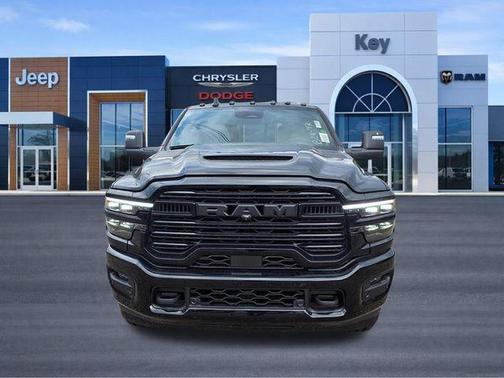 Diamond Black Crystal Pearlcoat 2026 RAM 2500 Laramie