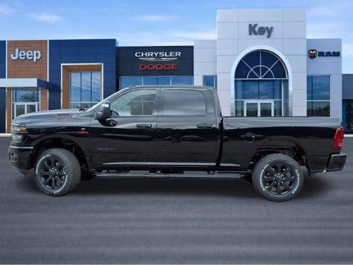 Diamond Black Crystal Pearlcoat 2027 RAM 3500 Big Horn