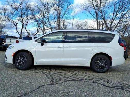 2026 Chrysler Pacifica L